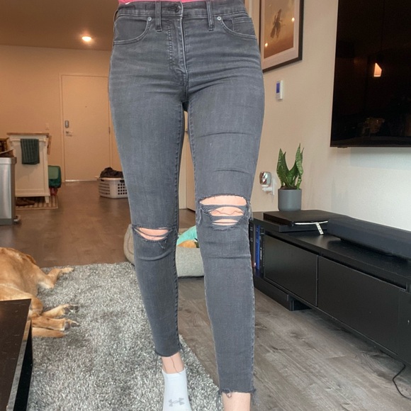 Madewell Black 9” High-Rise Skinny Ripped Jeans - Picture 2 of 7